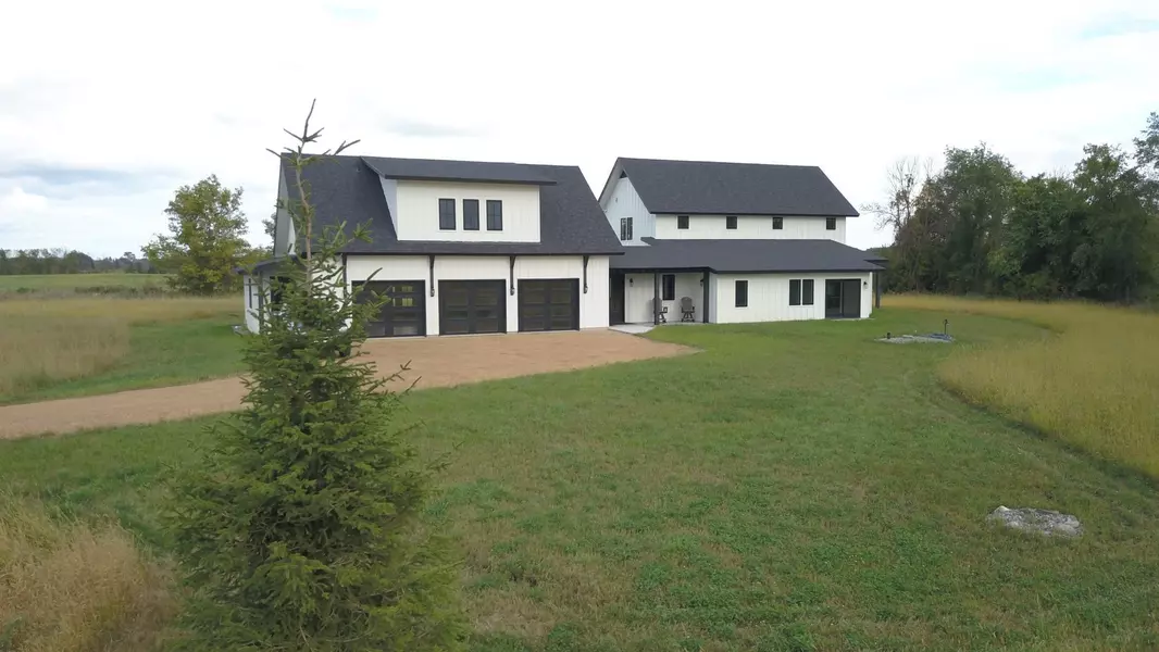 8800 Grace LN N, Greenfield, MN 55357