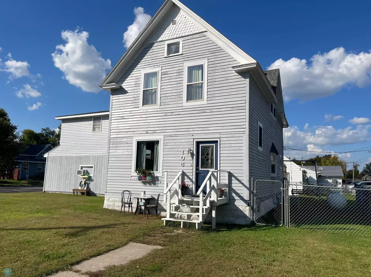 Lisbon, ND 58054,108 6th AVE W