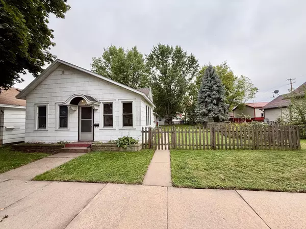 Winona, MN 55987,615 E 3rd ST