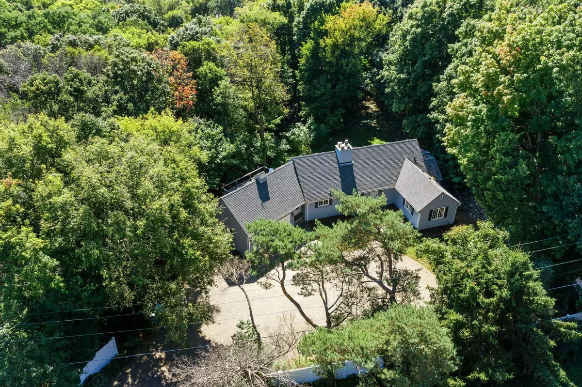 Deephaven, MN 55391,18505 Minnetonka BLVD