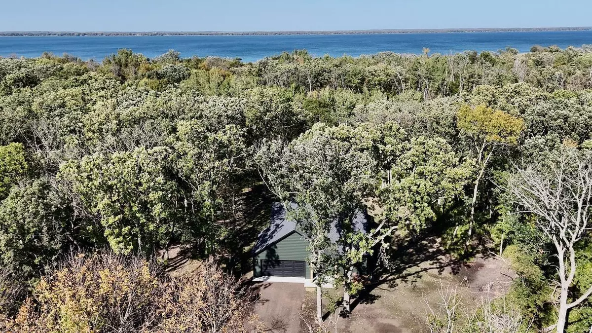 Battle Lake, MN 56515,37519 Norwood LN