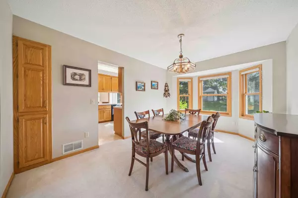 Lakeville, MN 55044,9924 172nd ST W