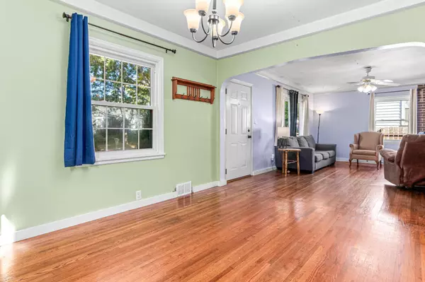 Saint Paul, MN 55106,1734 Cottage AVE E