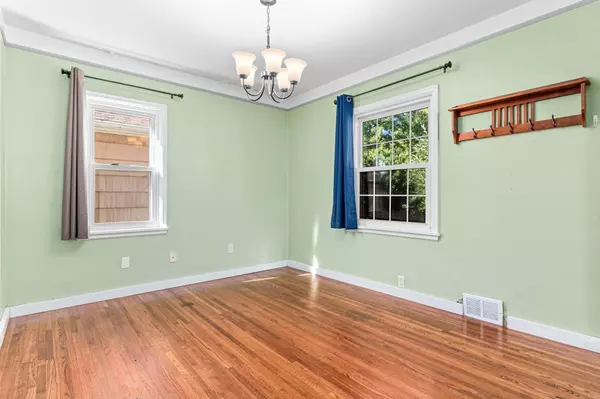 Saint Paul, MN 55106,1734 Cottage AVE E
