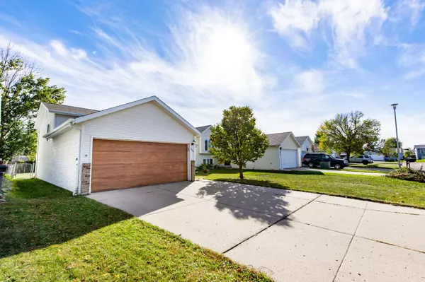 Fargo, ND 58103,806 49th ST S
