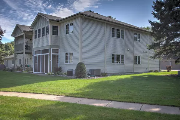Coon Rapids, MN 55433,811 98th AVE NW #101