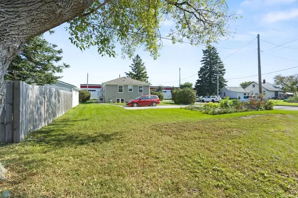 Moorhead, MN 56560,301 16th ST N