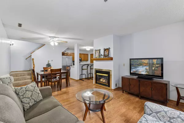 2600 Lockwood DR, Mendota Heights, MN 55120