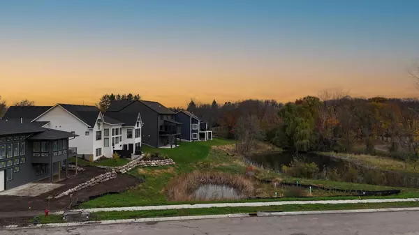 Chaska, MN 55318,734 Ensconced WAY