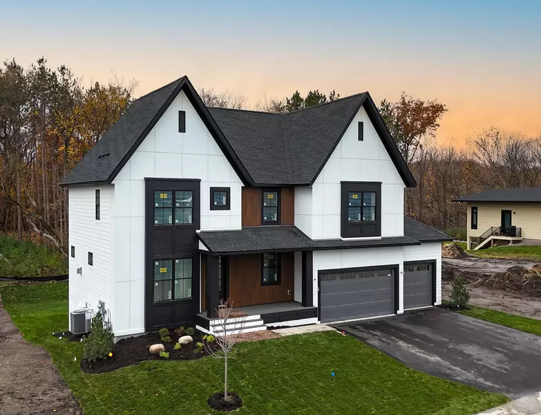 734 Ensconced WAY, Chaska, MN 55318