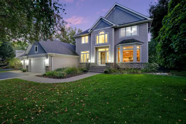 18458 Erin Bay, Eden Prairie, MN 55347