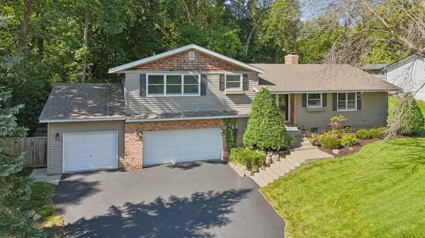 2508 Cheyenne CIR, Minnetonka, MN 55305