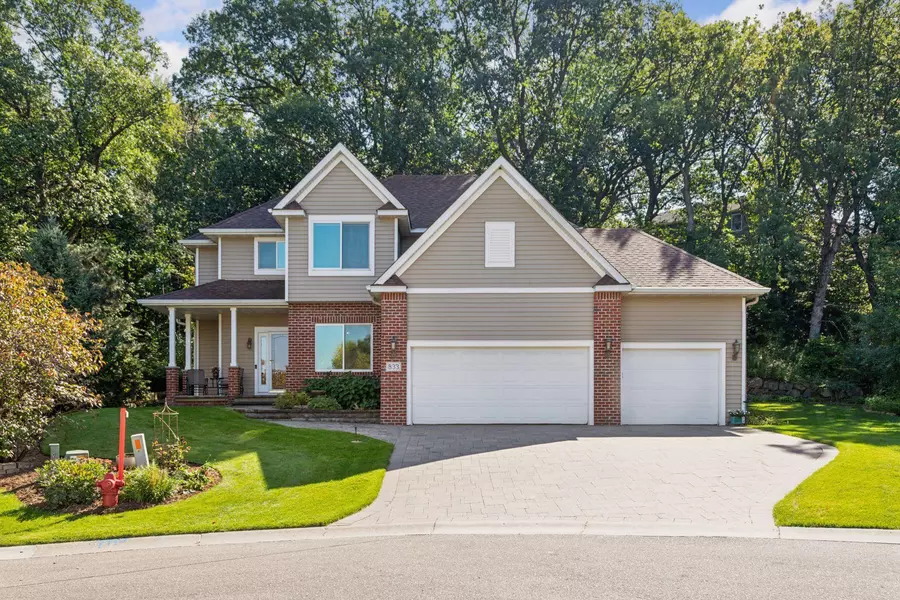 833 Amble CT, Shoreview, MN 55126