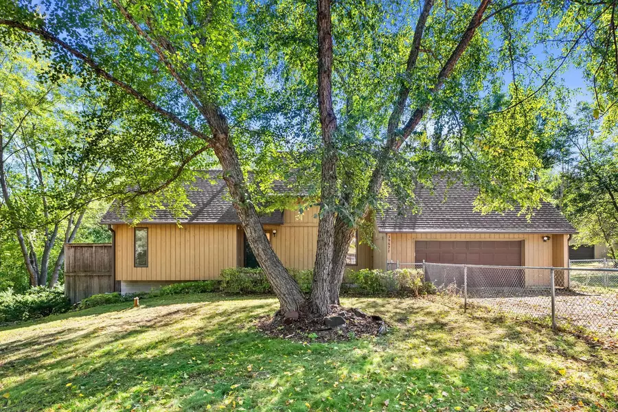 39571 Homestead AVE, North Branch, MN 55056
