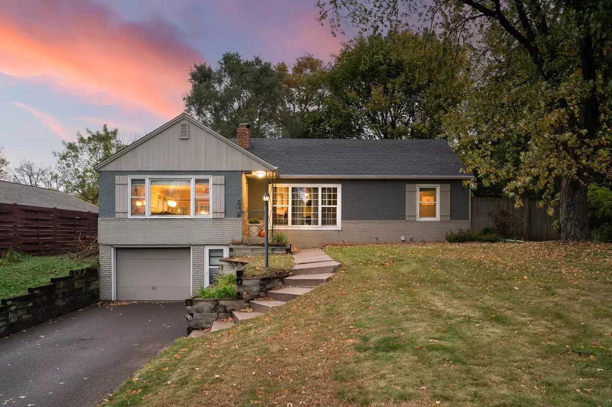 White Bear Lake, MN 55110,2075 Dorothy AVE