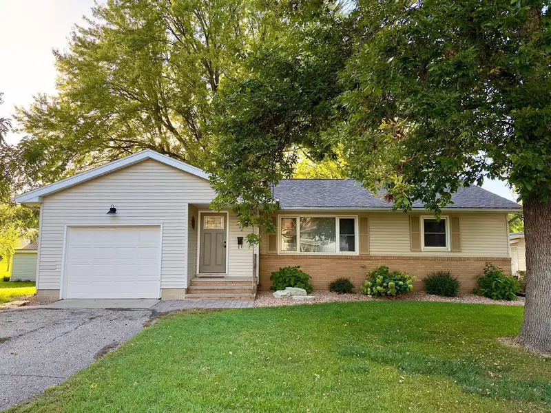 804 4th ST SE, Waseca, MN 56093