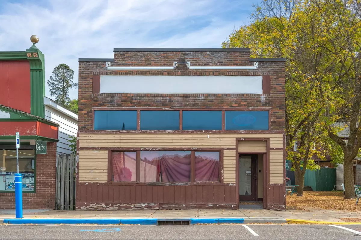 Saint Croix Falls, WI 54024,120 N Washington ST