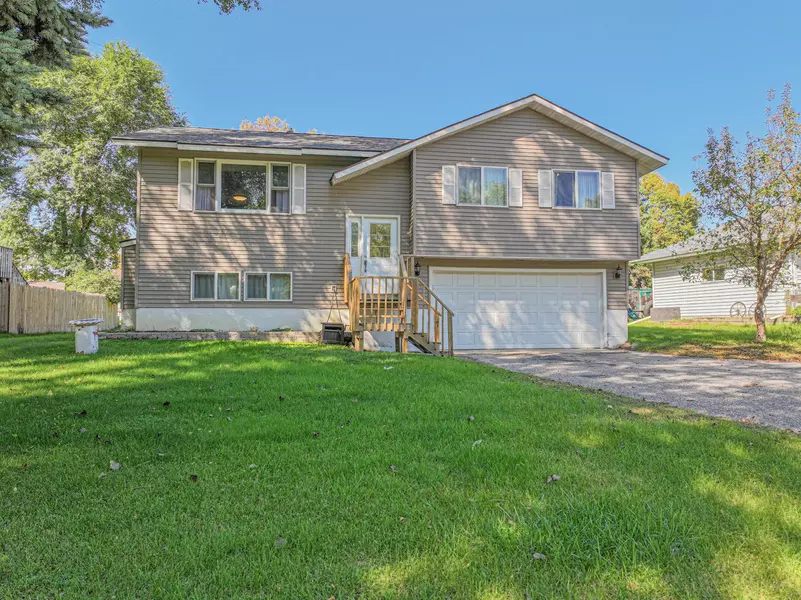 1902 E Golf Course RD NE, Alexandria, MN 56308
