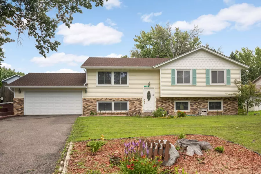 1173 Duckwood DR, Eagan, MN 55123