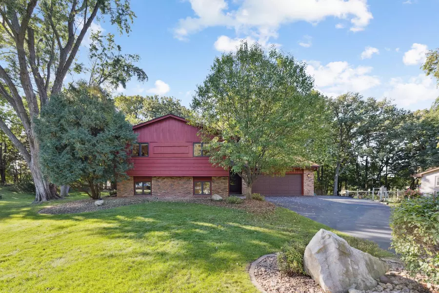 6718 Marilyn DR, Maple Grove, MN 55369