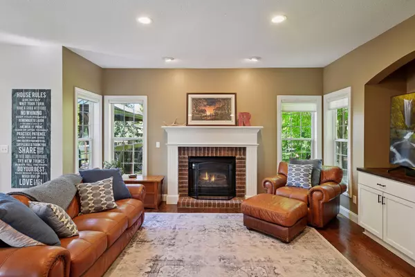 2038 Chester ST, Shakopee, MN 55379