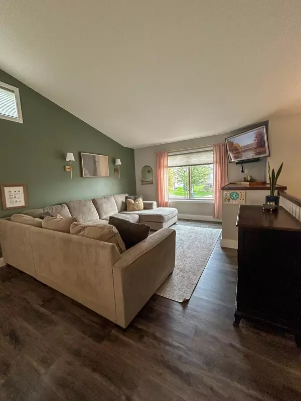 Monticello, MN 55362,9169 Golden Pond LN