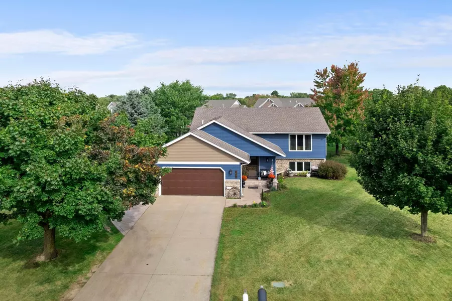 619 Chestnut DR, New Richmond, WI 54017