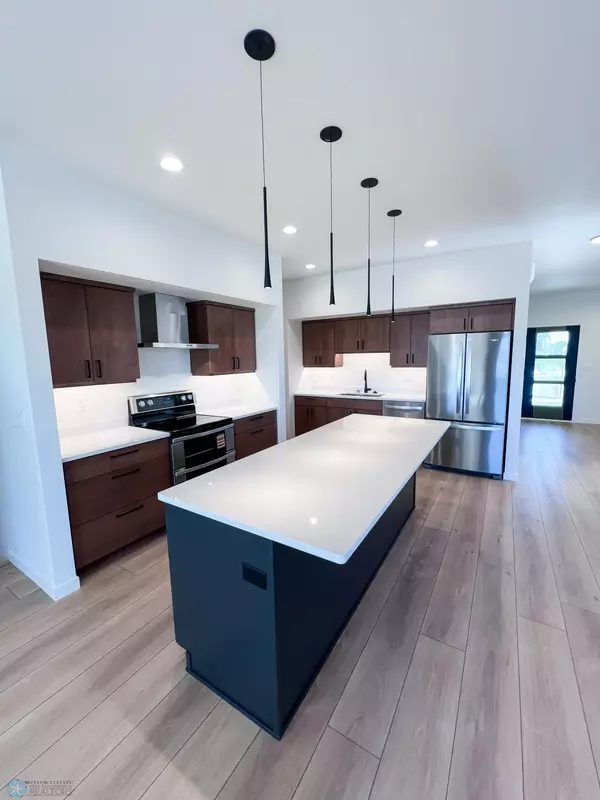 Moorhead, MN 56560,4859 Hampton CIR S