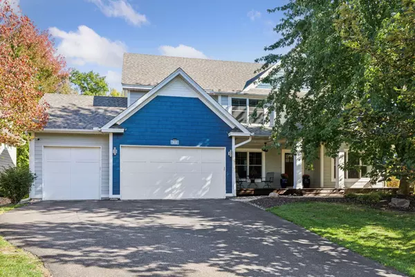 1631 Deephaven DR, Woodbury, MN 55129