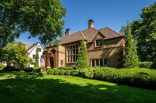 Minneapolis, MN 55410,4831 Sheridan AVE S