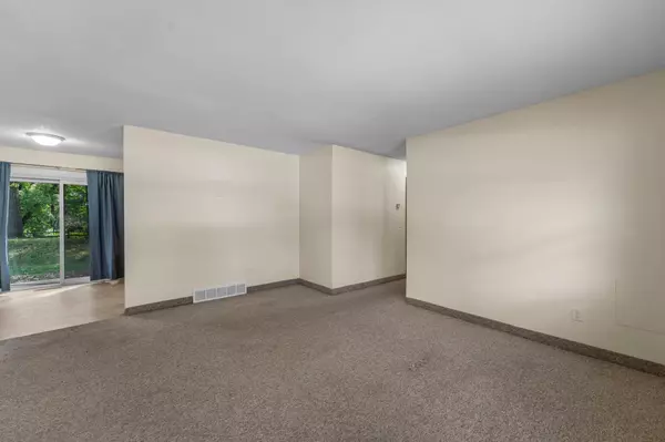 Apple Valley, MN 55124,6790 132nd ST W