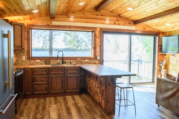 Victor Twp, MN 55349,8925 Hollister AVE SW