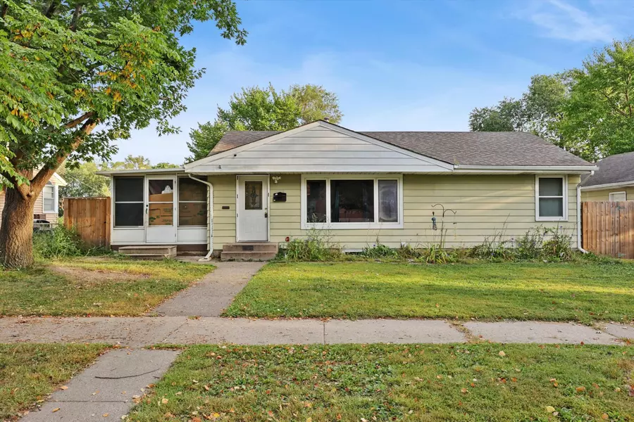 1373 Ross AVE, Saint Paul, MN 55106