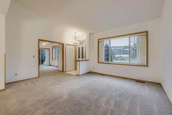 Shoreview, MN 55126,5931 Prairie Ridge DR