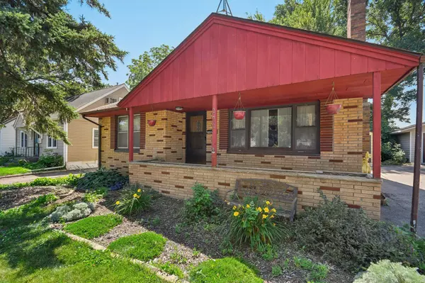 West Saint Paul, MN 55118,272 Butler AVE E