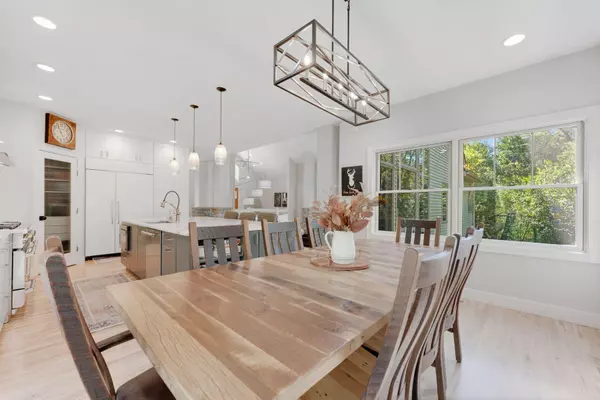 Lakeville, MN 55044,23062 Woodland Ridge DR