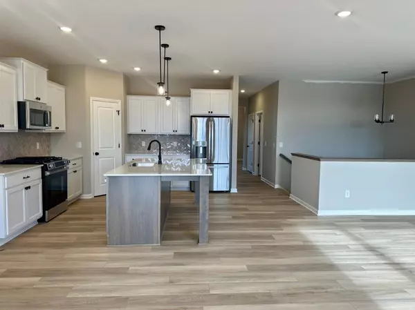 Lakeville, MN 55044,20045 Glarus LN