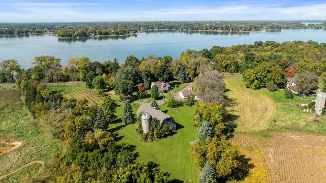 29137 Glader BLVD, Chisago Lake Twp, MN 55045