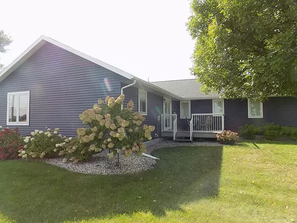 Winthrop, MN 55396,618 E 8th ST