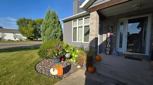 Marshall, MN 56258,801 Deschepper ST