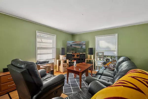 Minneapolis, MN 55414,828 23rd AVE SE