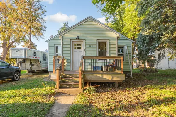 Ellendale, MN 56026,106 6th AVE E