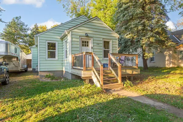 Ellendale, MN 56026,106 6th AVE E