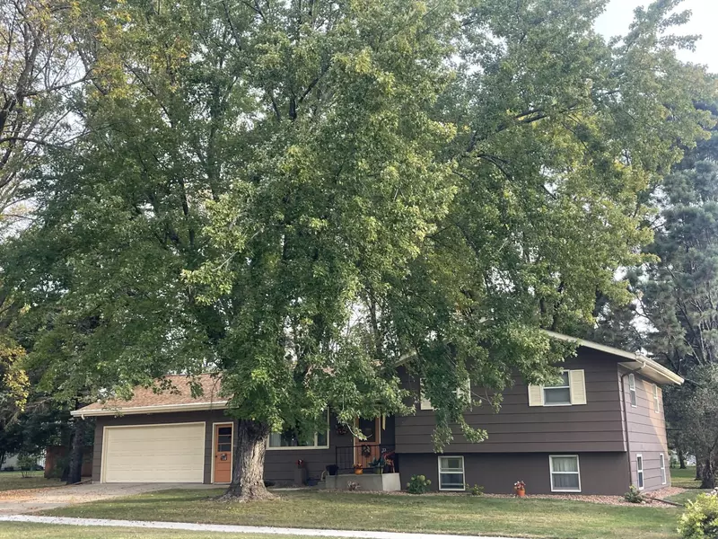 436 Harvey ST, Tracy, MN 56175