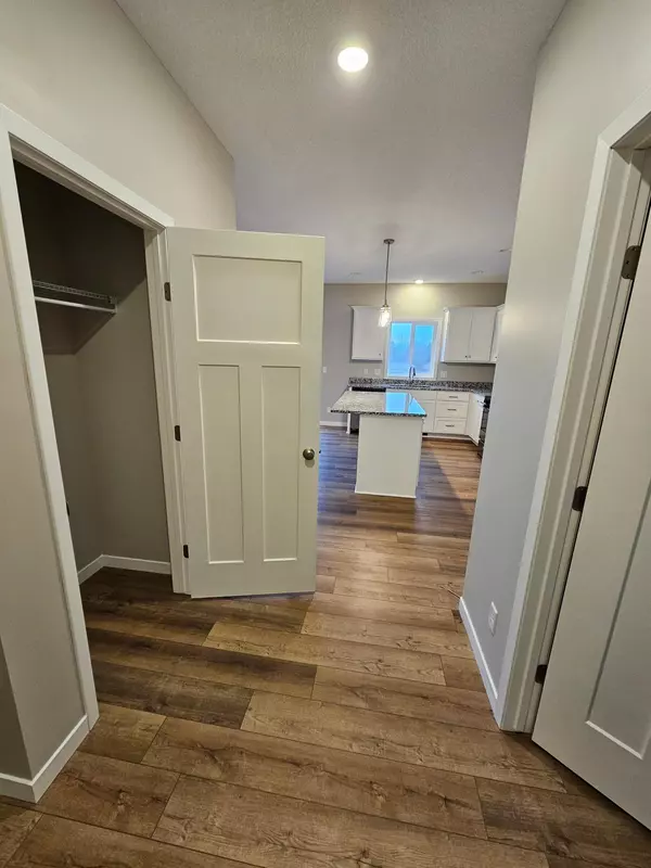 Saint Cloud, MN 56304,971 45th AVE NE