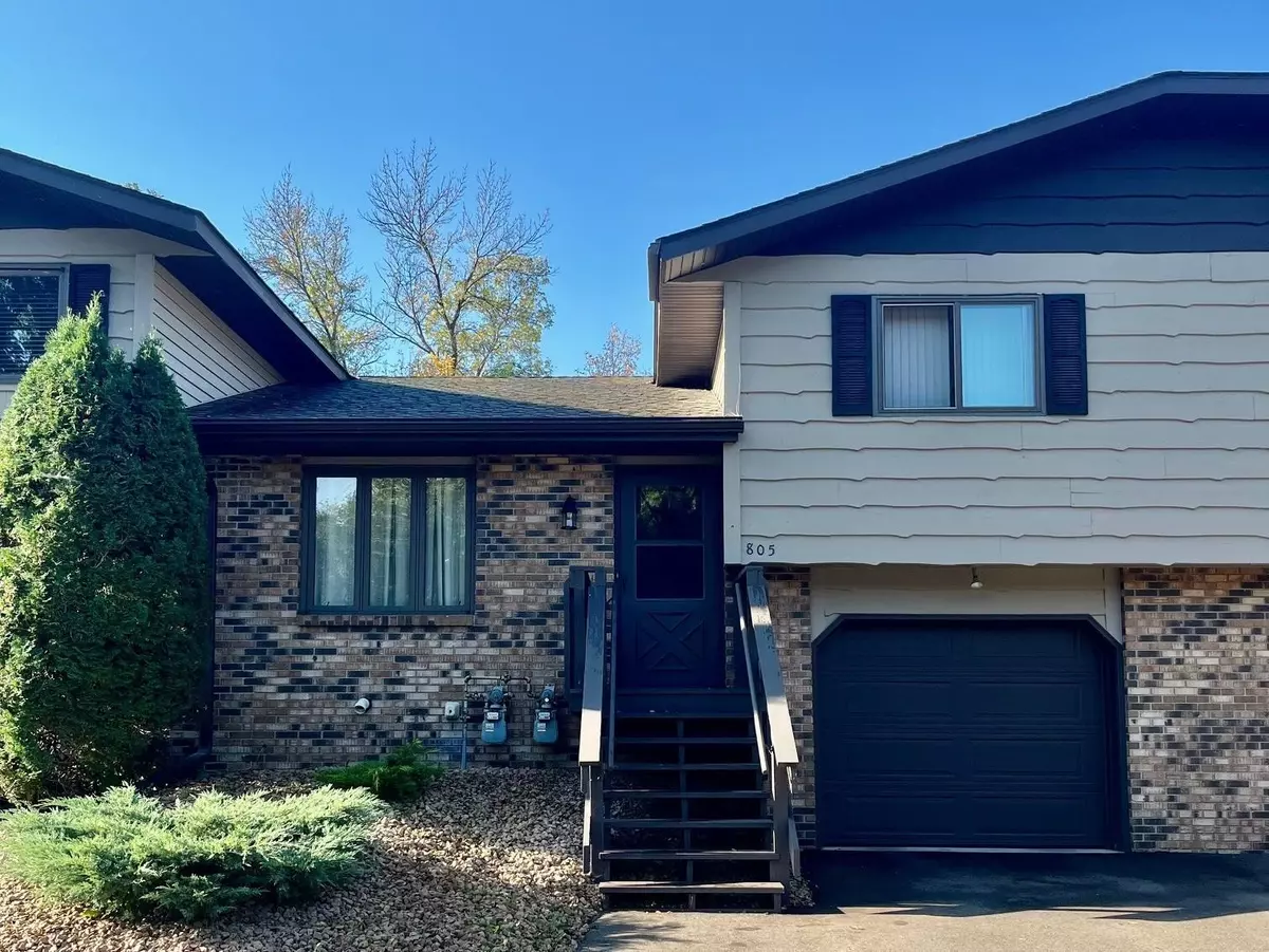 Sauk Rapids, MN 56379,805 River AVE N