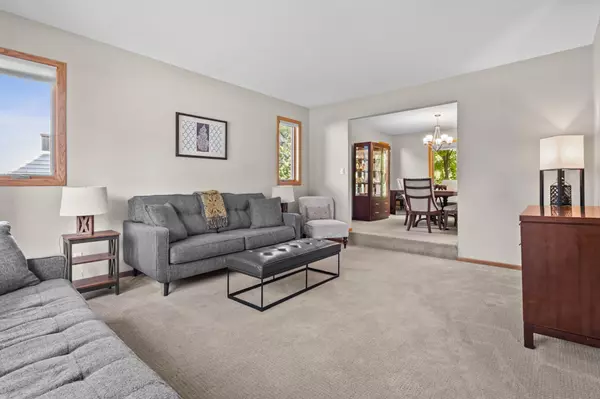 Eden Prairie, MN 55347,9991 Dunberry CIR