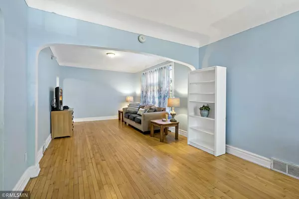 Saint Paul, MN 55130,526 York AVE