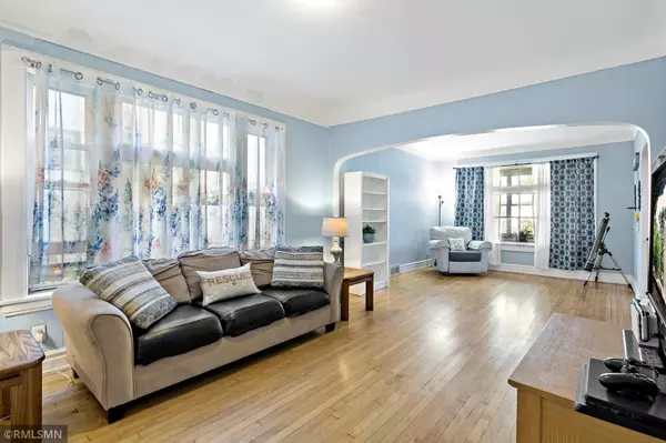 Saint Paul, MN 55130,526 York AVE