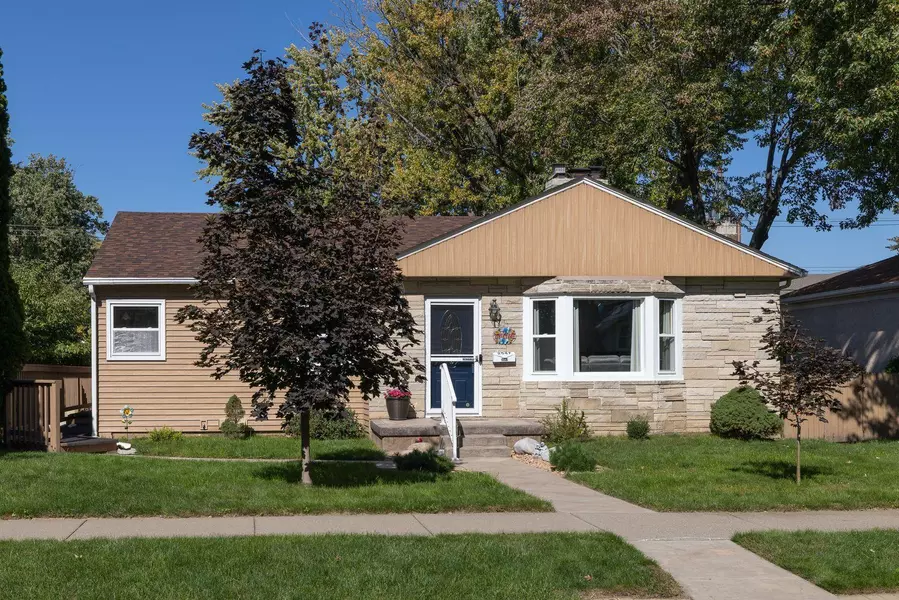 2547 14th AVE E, North Saint Paul, MN 55109